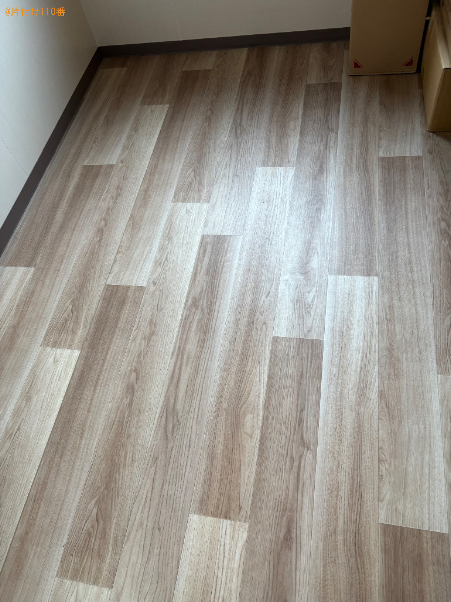 シングルベッド、学習机、衣装ケース、衣類等の運搬と家具の組み立て